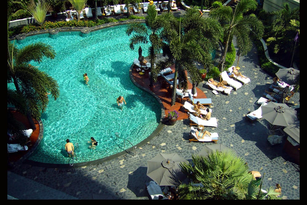 Conrad Bangkok — pool