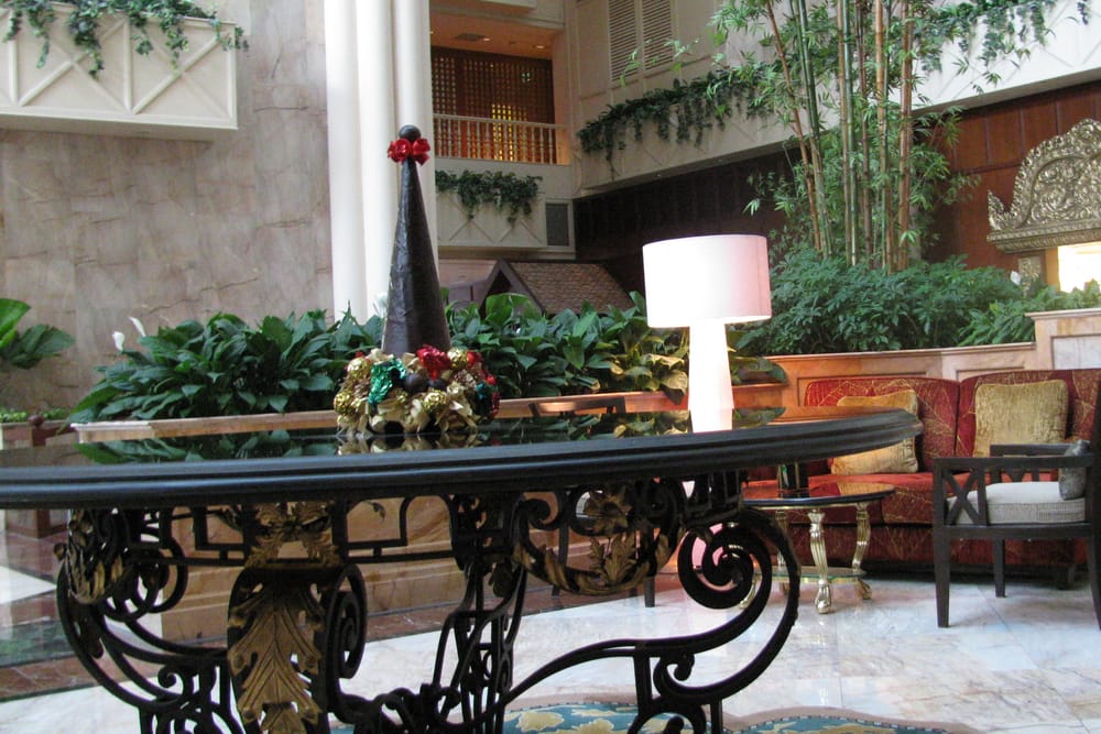 Shangri-La Bangkok — inside
